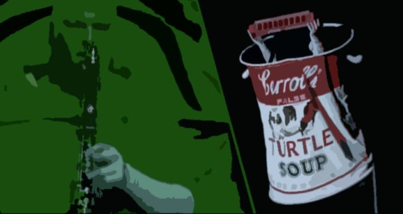 La Oruga Azul con un clarinete bajo y una lata de sopa tocando la armónica.